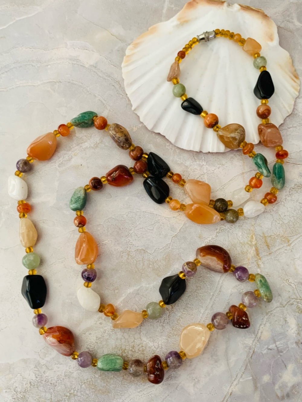 Multicolor Semi-Precious Stones Beggar Beads Necklace 70’s